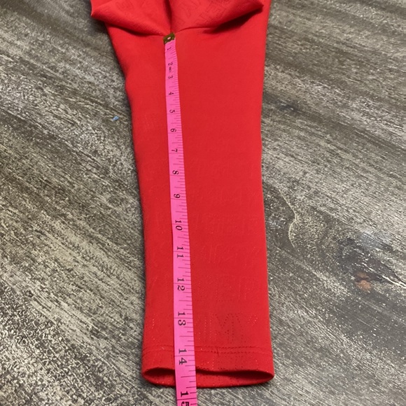 Girls pants from Tommy Hilfiger super cute has stretch to them through out - Picture 7 of 7